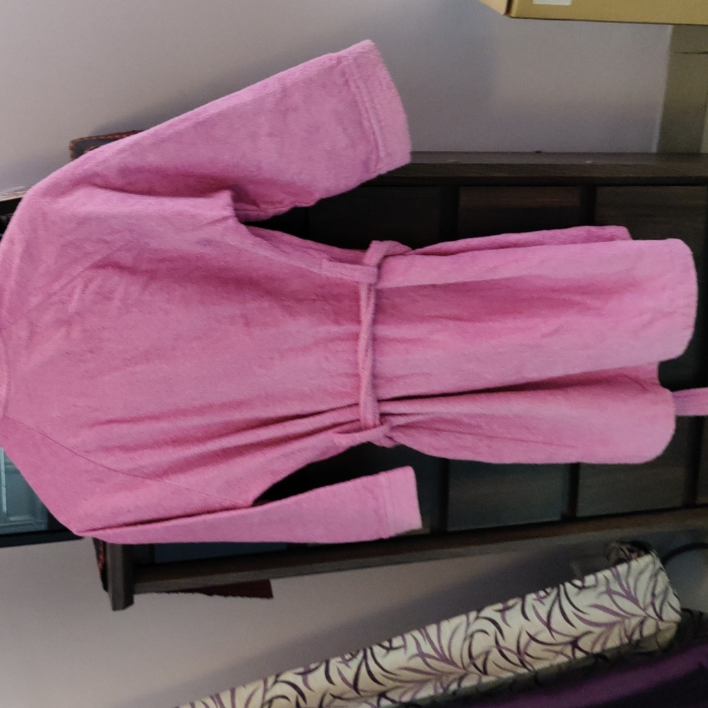 BathRobe - Picture 4 of 5